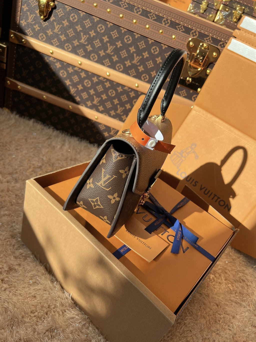 LV Pochette Metis Monogram Reverse Canvas Handle Crossbody Bag with Leather Trim and Shoulder Strap (24 x 18 x 7) cm