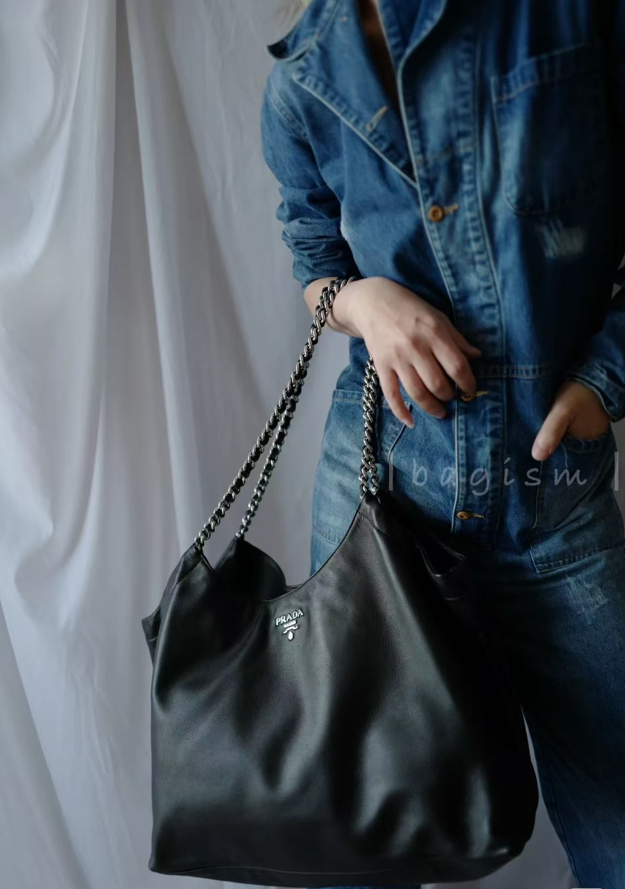 PRADA Vitello Soft Chain Handle Shoulder Bag Nero 48 x 33 x 20cm